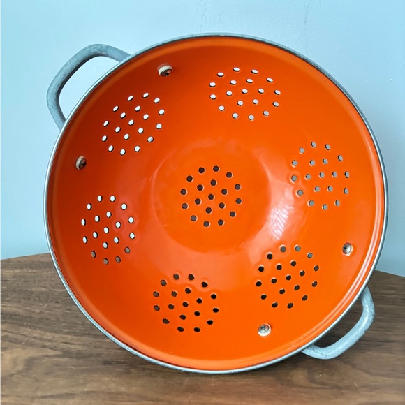 Bright Orange Kitchen Colander - Picture 14 of 14